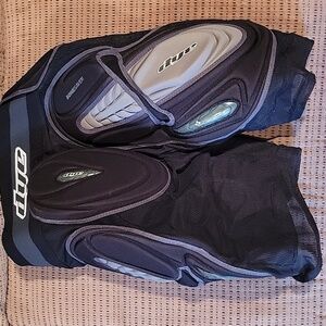 DYE snowboarding pads